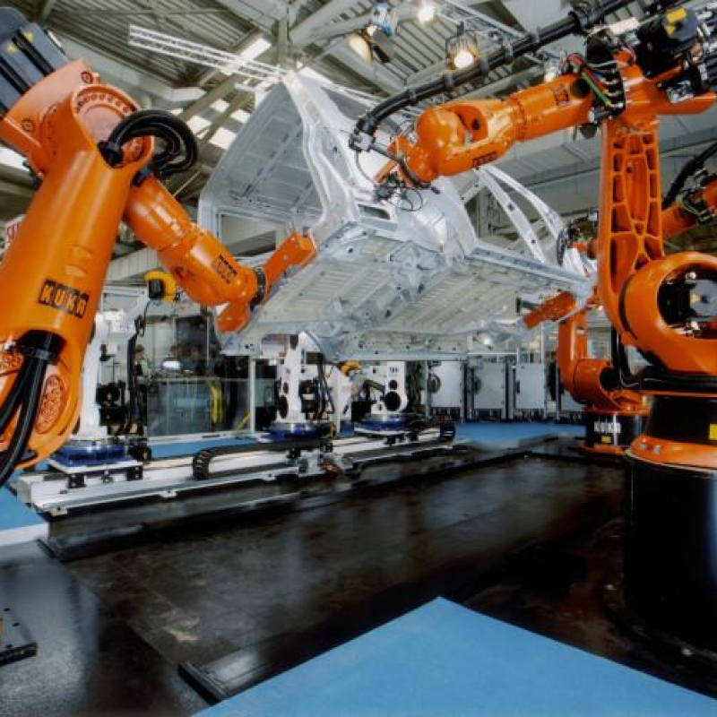 Kuka Industrial Robotics Arm KR 470-2 PA With CNGBS Guide Rail For Engine Assembly (1).png